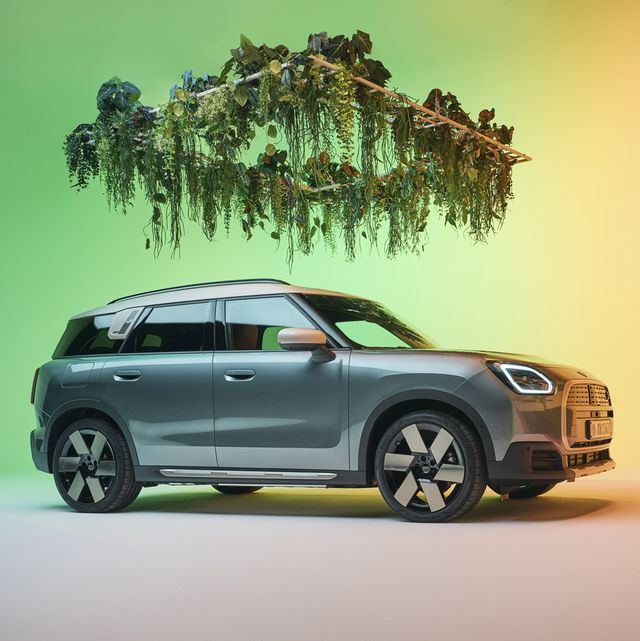 Lansare a MINI Countryman Electric la uzina BMW Group din Leipzig