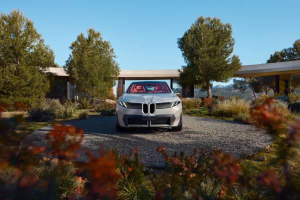 Modelele BMW Neue Klasse, lansate în 2025, vor avea încărcare bidirecțională