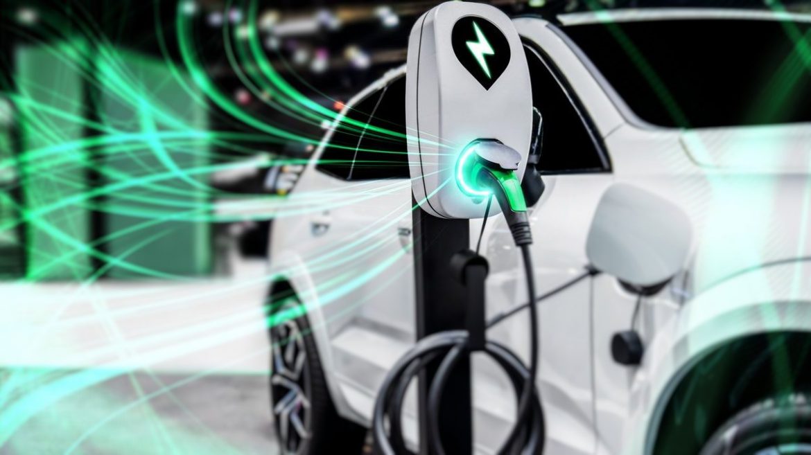 Vehiculele hibride au devenit din ce în ce mai populare datorită eficienței lor energetice și a emisiilor reduse.