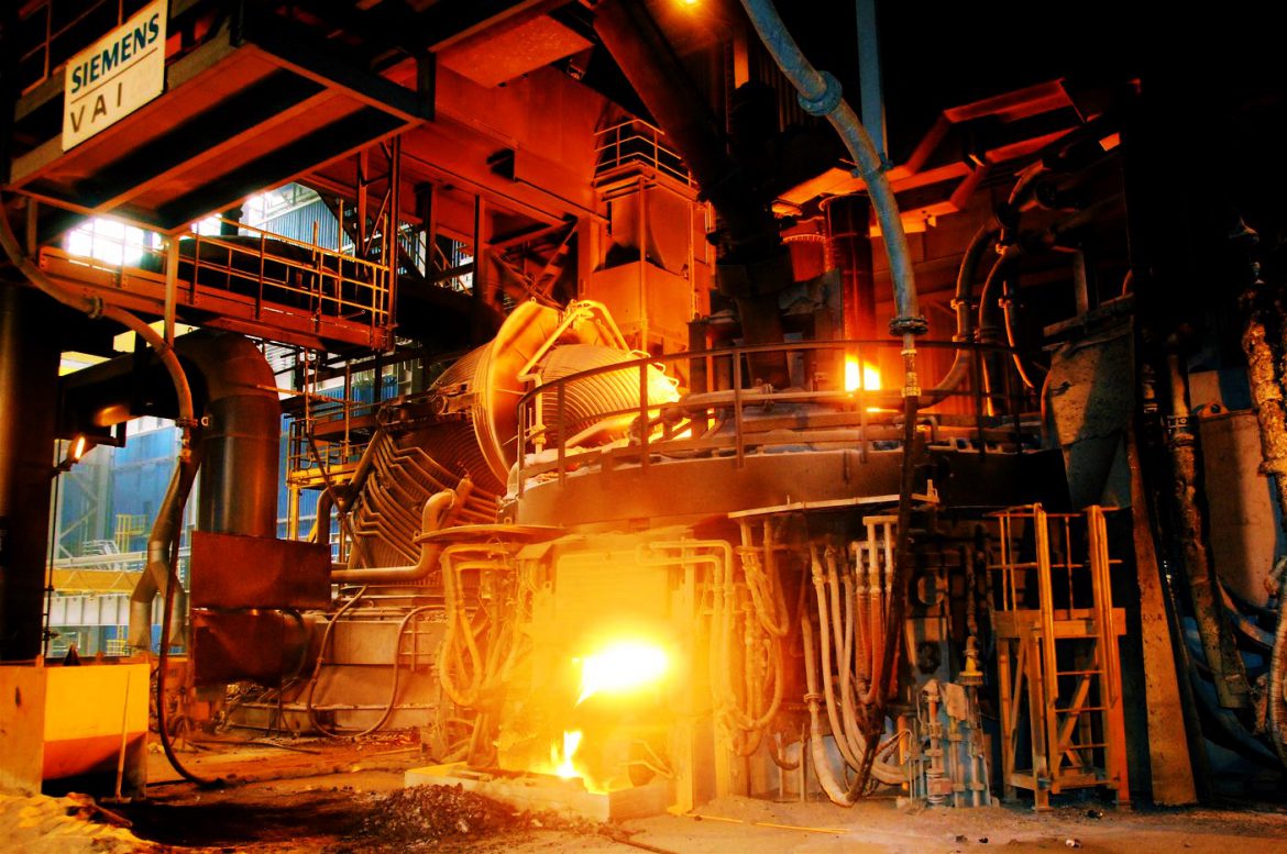 Industria producției de oțel este una dintre cele mai intens carbonice sectoare industriale din lume, contribuind cu aproximativ 7% din emisiile globale de CO₂