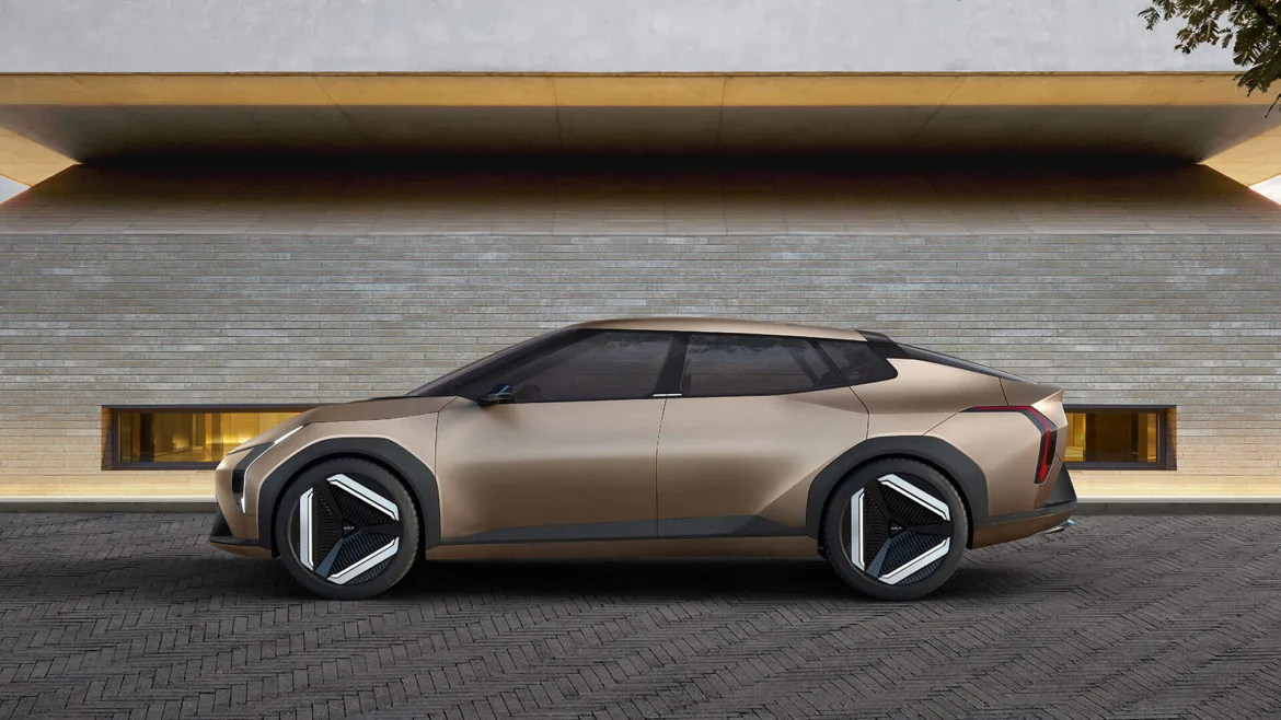 Kia dezvăluie designul exterior al EV4