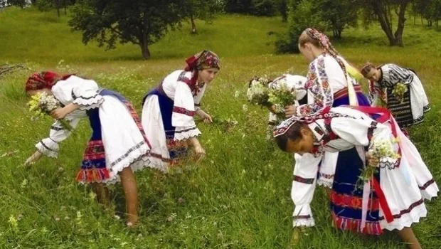 Tradiție românească și mediu curat: Sărbători și obiceiuri în armonie cu natura