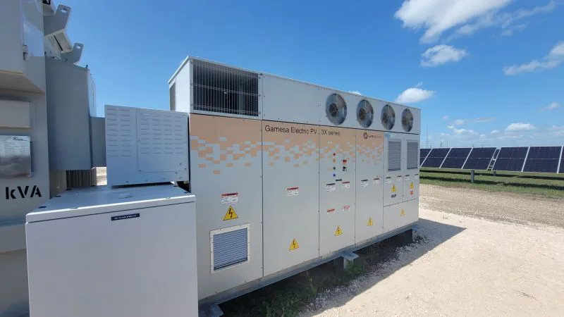 ABB a anunțat astăzi finalizarea achiziției diviziei de accesorii electrice a Siemens din China, consolidându-și astfel poziția de lider pe piața soluțiilor electrice și a tehnologiilor pentru clădiri inteligente.