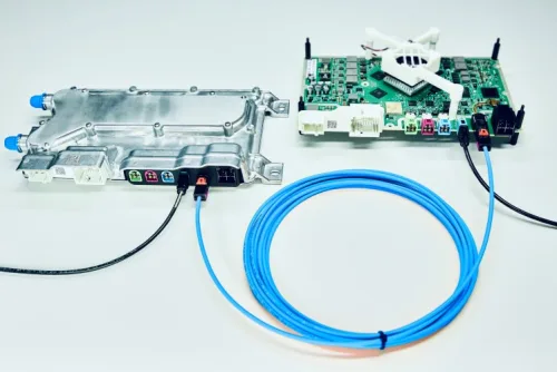 ZF și-a dezvoltat în continuare computerul de înaltă performanță ProAI pentru Ethernet optic multi-gigabit în aplicații auto