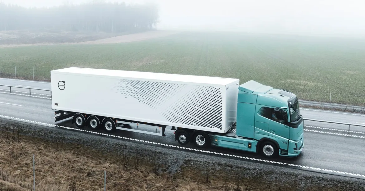 Volvo Trucks va lansa un nou camion electric pentru distanțe lungi în trimestrul 2 al anului 2026; autonomie de 600 km, încărcare în 40 de minute