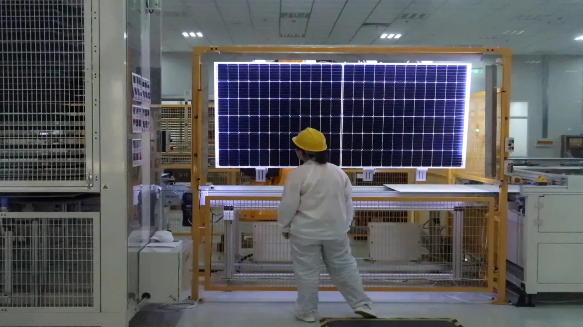 DAS Solar urcă în top 8 mondial al producătorilor de module fotovoltaice, potrivit Bloomberg